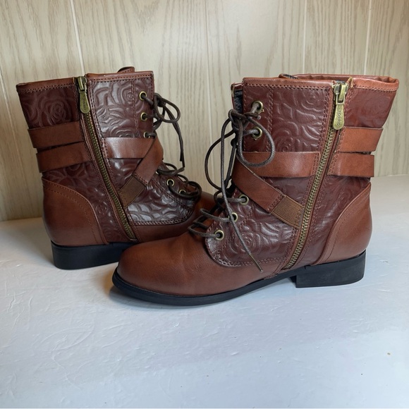 NEW ! Ladies size 6.5 Torrid Rose Embossed Combat Boots - Brown Faux Leather - Picture 8 of 16